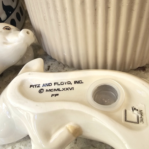 Fitz & Floyd White Ceramic Pig Figurines Salt & Pepper Shakers - Picture 8 of 9
